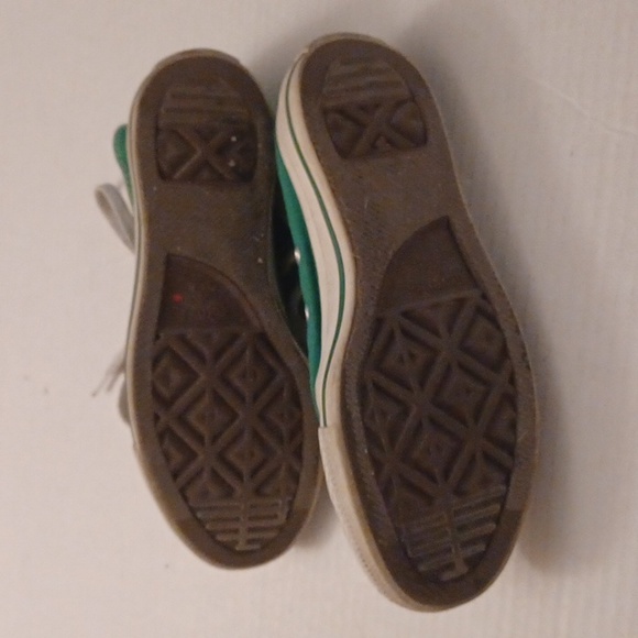Green Chuck Taylor Converse All Star High Tops - Size 4 (Men) or 6 (Women) - Picture 6 of 10